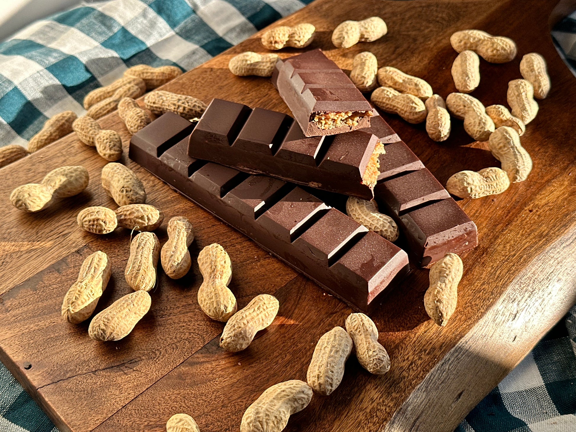 Mild Addictions Peanut Butter Medjool Date 70% Dark Chocolate Bar