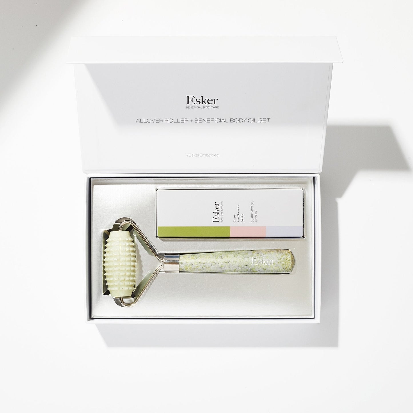 Esker’s Allover Roller and Clarifying Oil Duo in the box